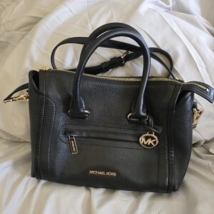 Michael Kors Black Leather Schatel